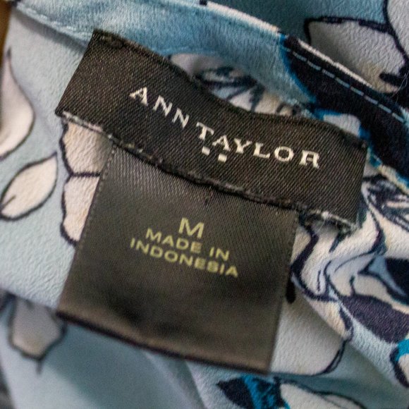 Ann Taylor Blue Floral Blouse sz m - Picture 5 of 5